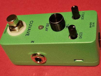 Cuvave Delay effects pedal right side