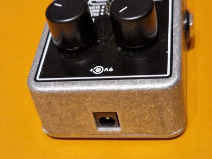 electro-harmonix Bass Preacher comprssor/sustainer effects pedal top side