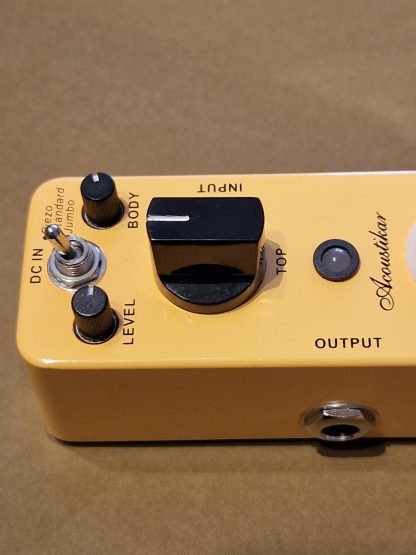 Mooer Acoustikar acoustic simulator effects pedal controls