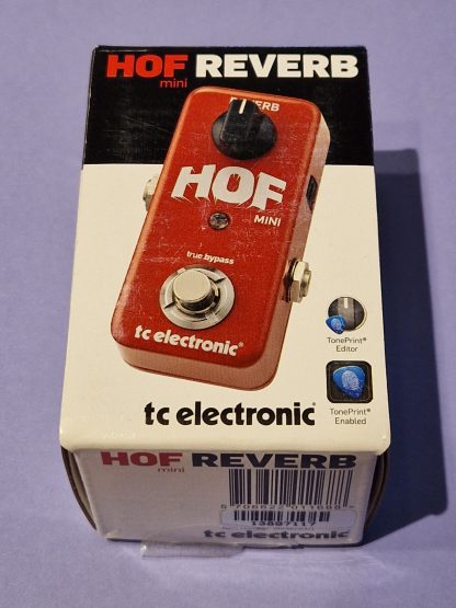 tc electronic Hallo of Fame mini reverb effects pedal box