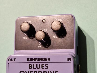 Behringer BO100 Blues Overdrive effects pedal controls