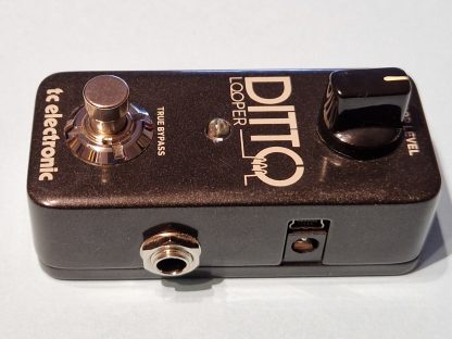 tc electronic Ditto Looper pedal right side