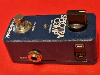 tc electronic Spectra Comp Bass Compressor effects pedal right side