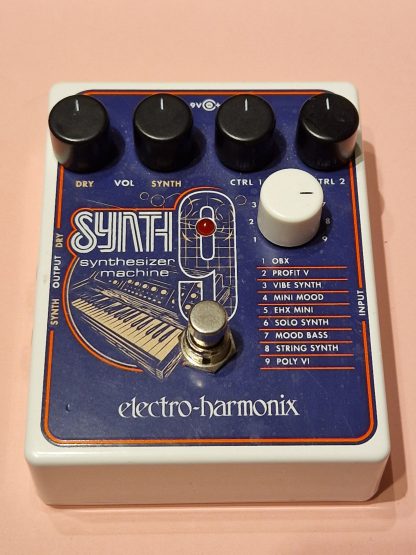 electro-harmonix Synth9 synthesizer machine effects pedal