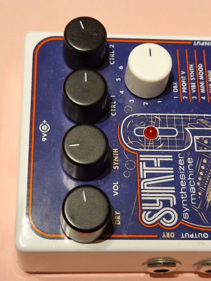 electro-harmonix Synth9 synthesizer machine effects pedal controls