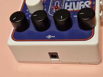 electro-harmonix Synth9 synthesizer machine effects pedal top side