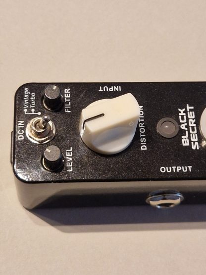 Mooer Black Secret Distortion effects pedal controls