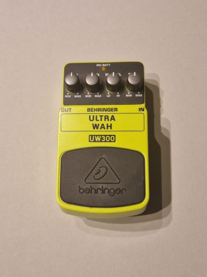 Behringer UW300 Ultra Wah effects pedal