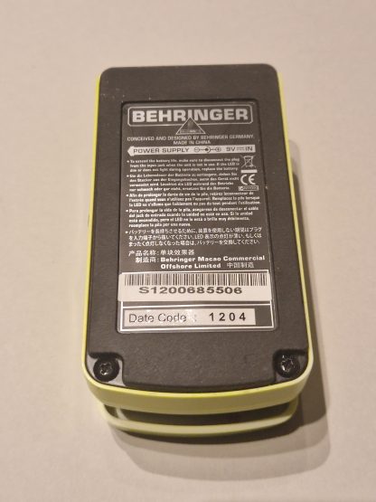 Behringer UW300 Ultra Wah effects pedal bottom side