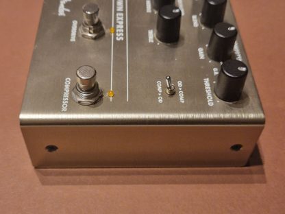 Fender Downton Express Bass Preamp pedal right side