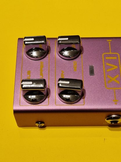 Joyo R-13 XVI octaver effects pedal controls