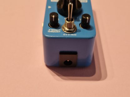 Donner Ultimate Comp compressor effects pedal top side