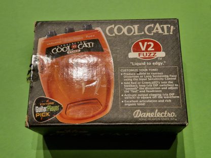 Danelectro Cool Cat Fuzz V2 fuzz effects pedal box