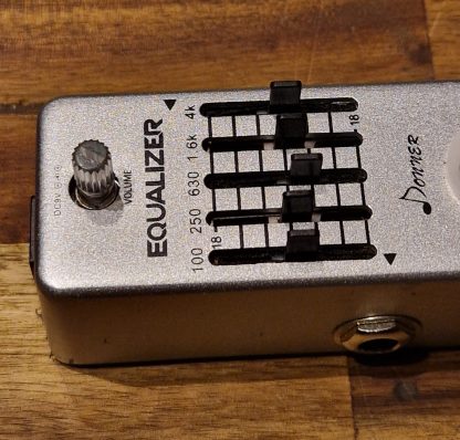 Donner Equalizer effects pedal controls