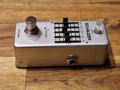 Donner Equalizer effects pedal right side