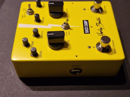 Harley Benton Bass Camp chorus and filter effects pedal left side