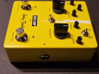 Harley Benton Bass Camp chorus and filter effects pedal right side
