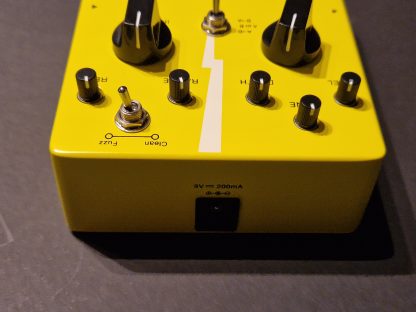 Harley Benton Bass Camp chorus and filter effects pedal top side