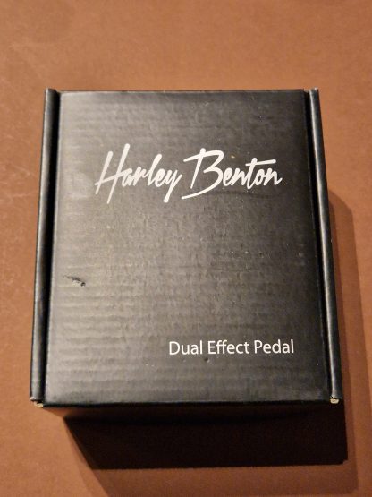 Harley Benton Double Vision Chorus and Tremolo effects pedal box
