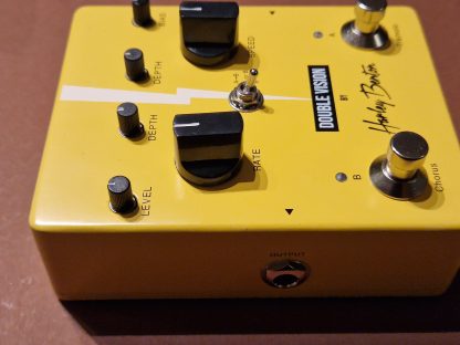 Harley Benton Double Vision Chorus and Tremolo effects pedal left side