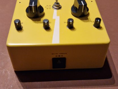 Harley Benton Double Vision Chorus and Tremolo effects pedal top side