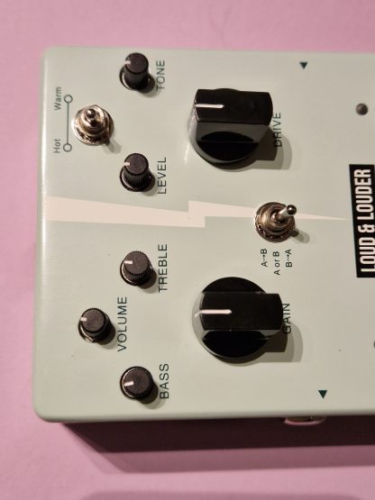 Harley Benton Loud & Louder bass booster and bass overdrive effects pedal controls