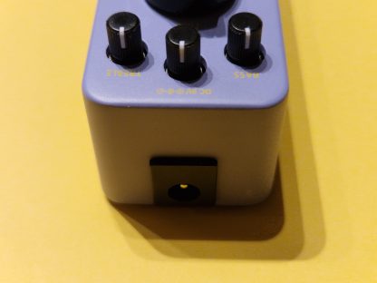 Donner Stylish Fuzz v2 effects pedal top side