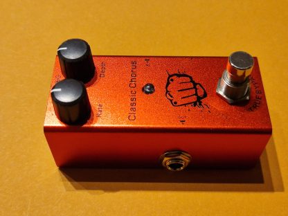 Noname Classic Chorus effects pedal left side